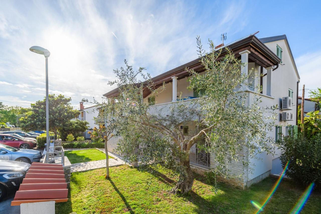 Apartman Inteuro Poreč Exteriör bild