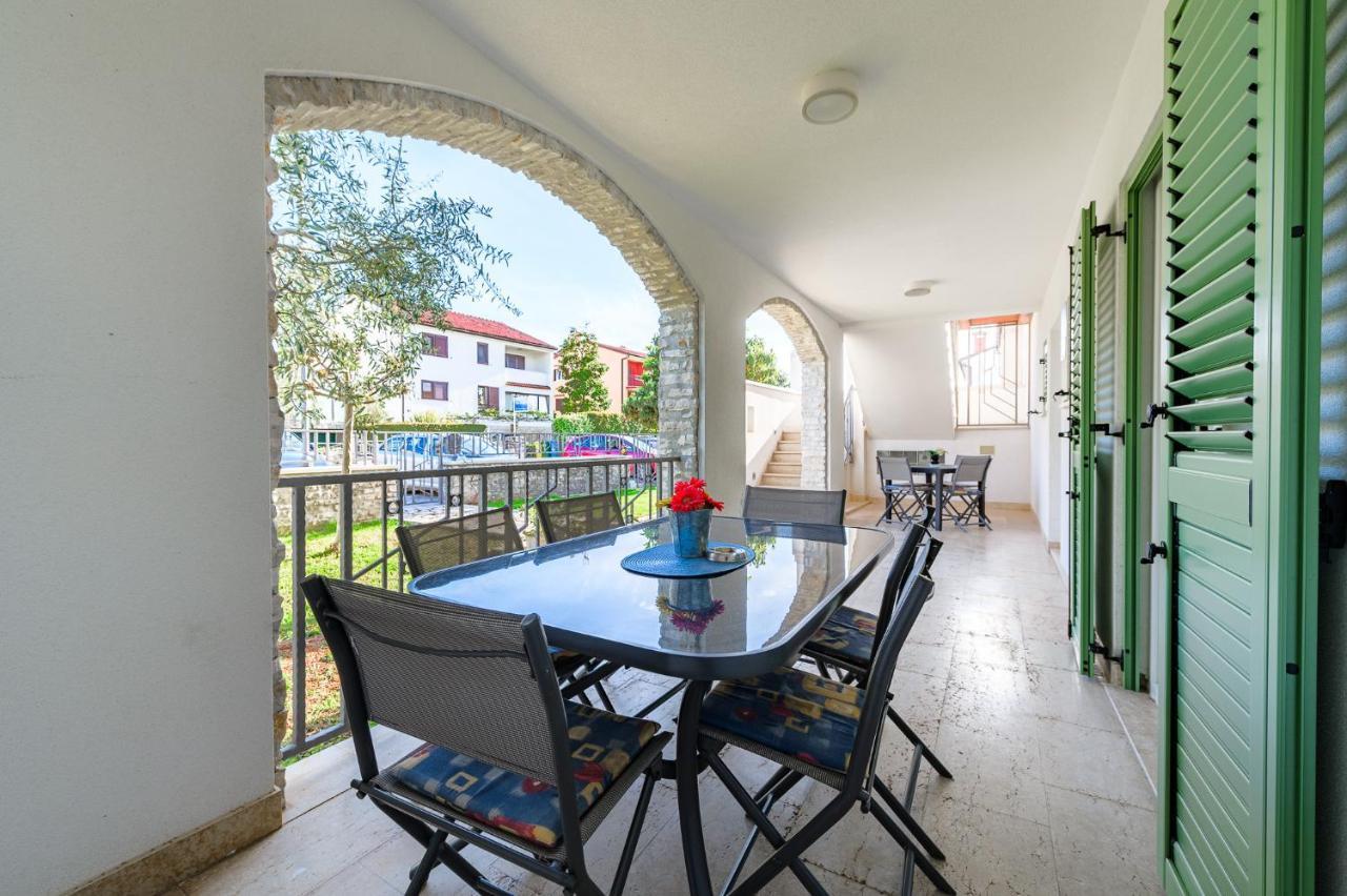 Apartman Inteuro Poreč Exteriör bild