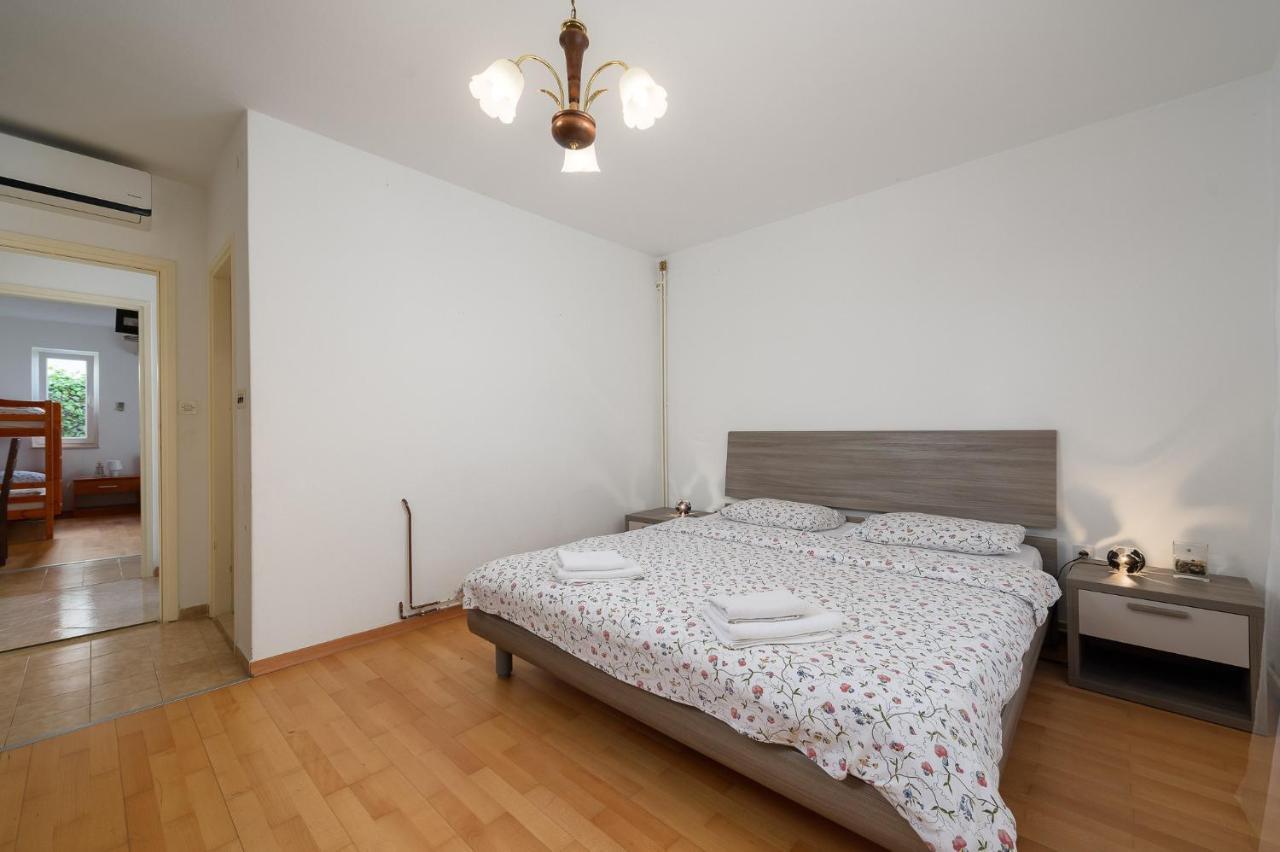 Apartman Inteuro Poreč Exteriör bild